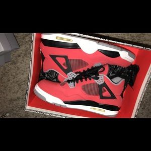 Toro bravo 4’s air Jordan retro